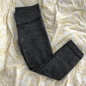 Lululemon Crop size 6